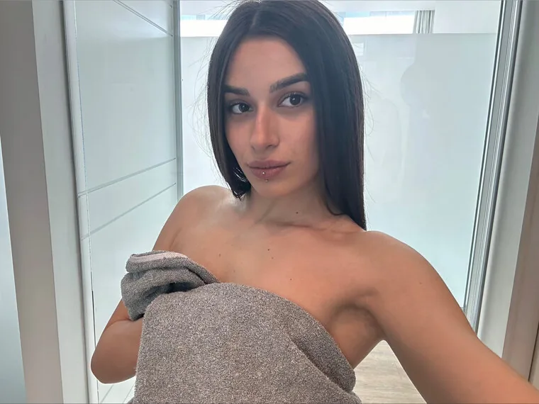 Joana23, creator italiana su OnlyFans
