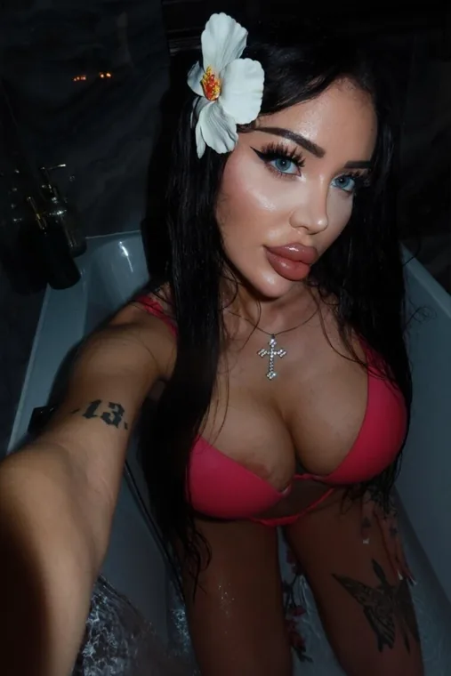 Jolie, creator italiana su OnlyFans