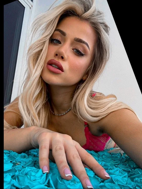 Greta De Santi, creator italiana su OnlyFans