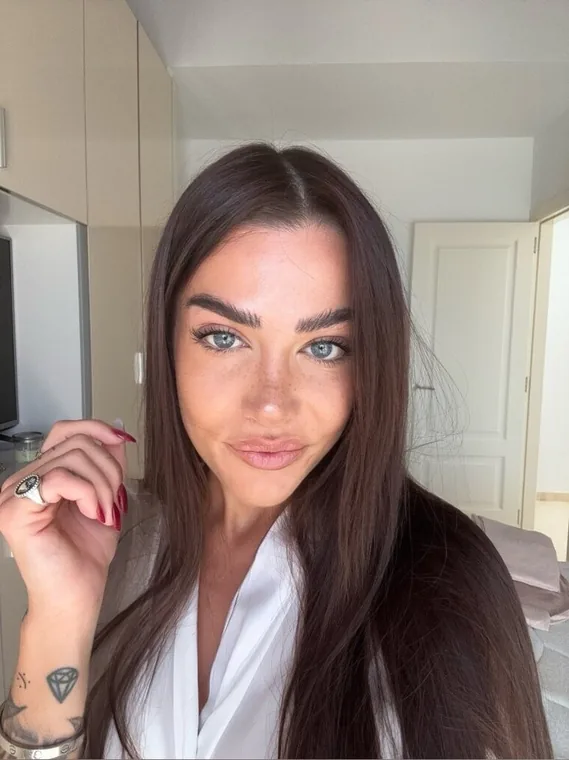 STELLA TORMENTO, creator italiana su OnlyFans