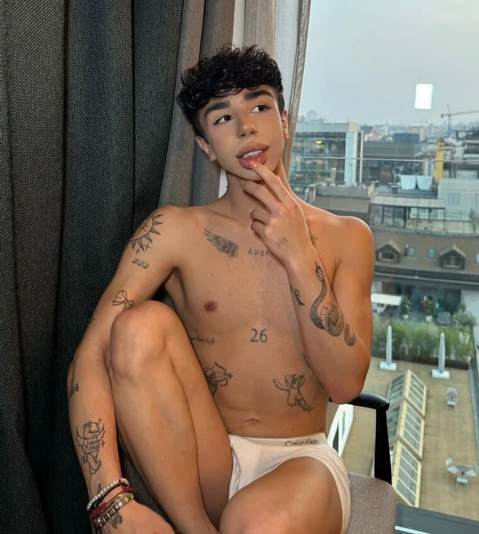 Rossiello_official, creator italiana su OnlyFans