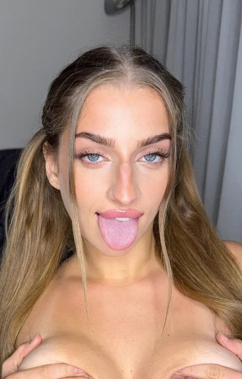 Stella, creator italiana su OnlyFans