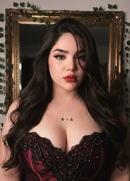 Waifu Ximena, creator italiana su OnlyFans
